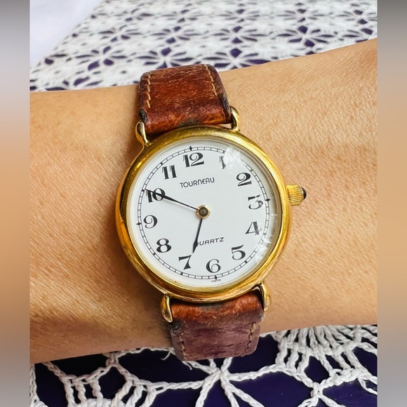 VINTAGE ladies' Tourneau Watch genuine deerskin